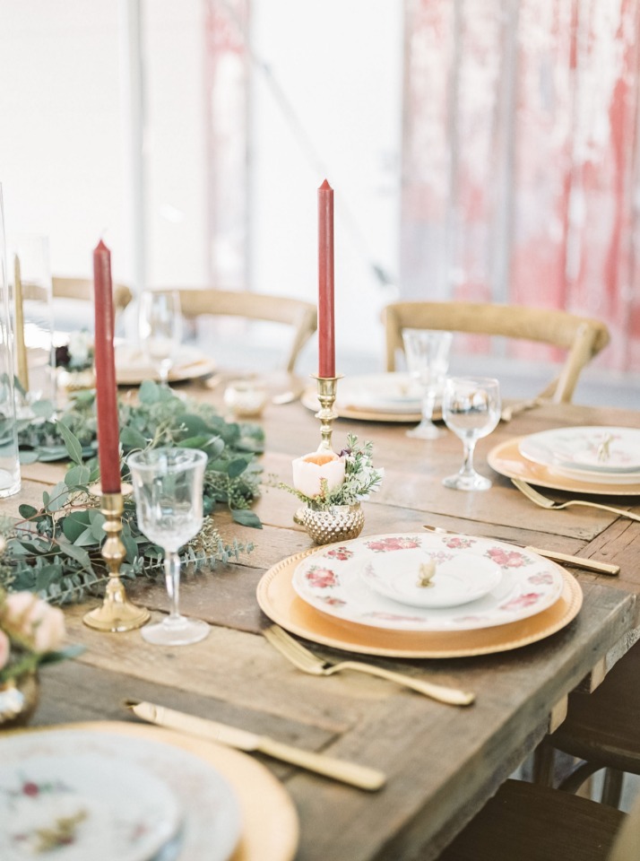 Simple and elegant table decor
