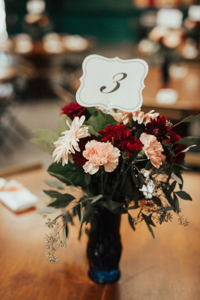 floral table number and centerpiece