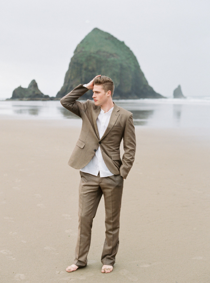 Beach wedding look for the groom from Duchess Clothier