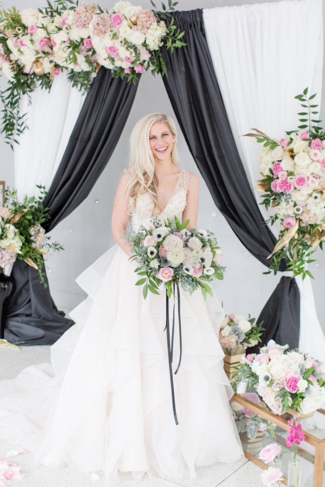 modern style bride and black and white decor