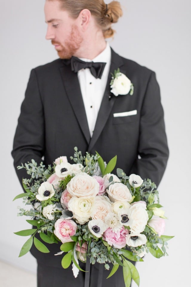 modern pink and white bouquet