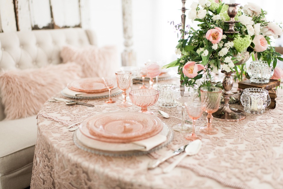 romantic blush and rose gold table decor
