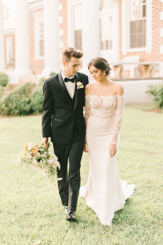 Love her lace top gown