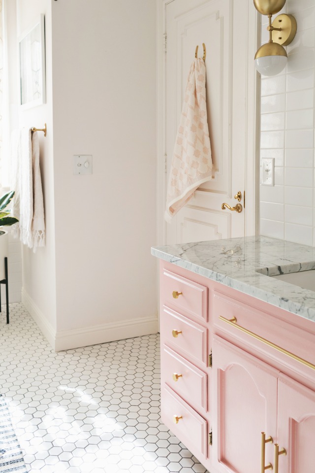 pink and gold glorious bathroom
