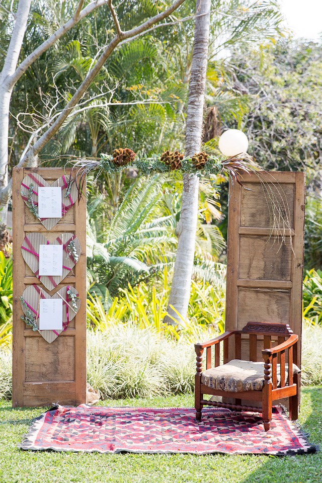 seating display and photo boot idea