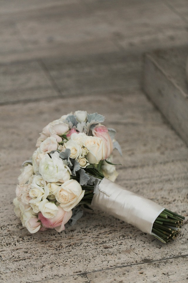 classic white and blush wedding bouquet