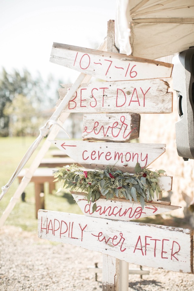 Cute wedding sign