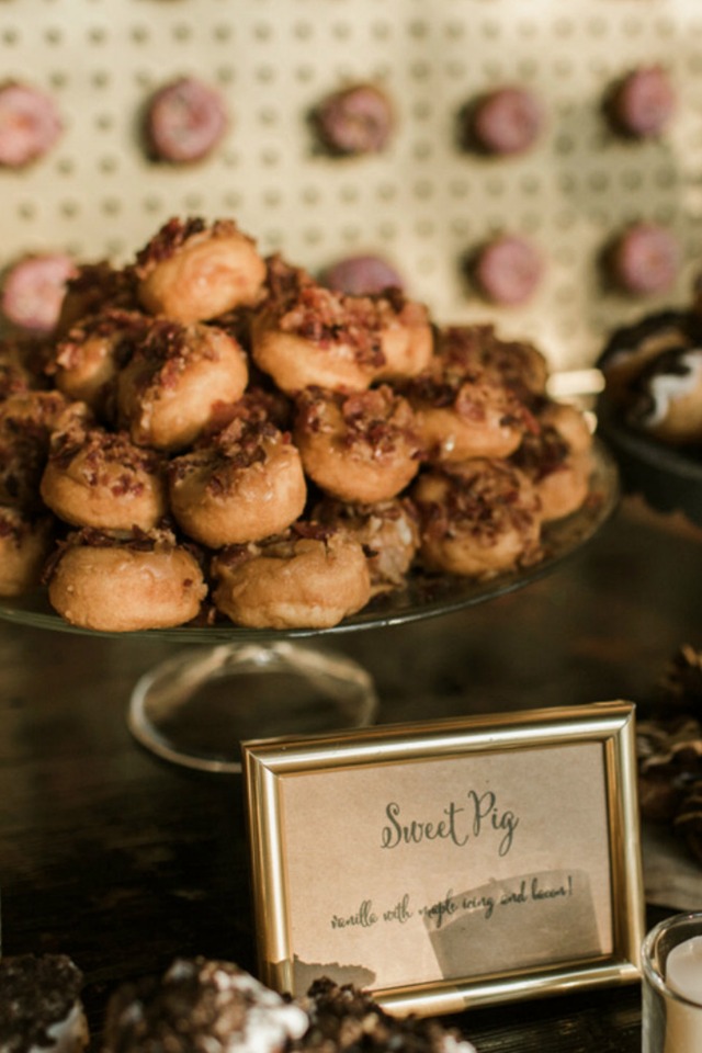 mini donuts instead of wedding cake