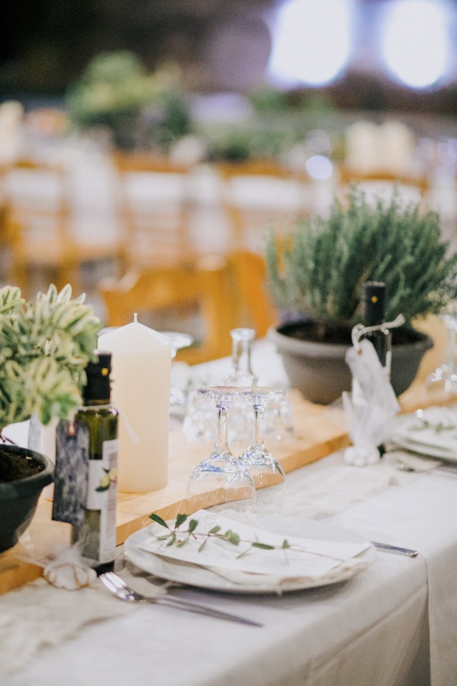 organic wedding table decor