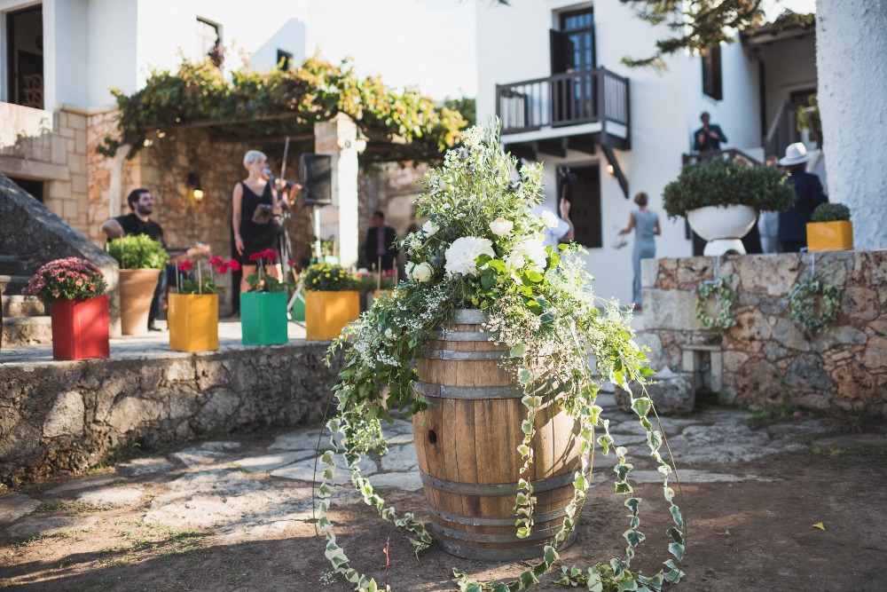 quiet-little-winery-wedding-on-the
