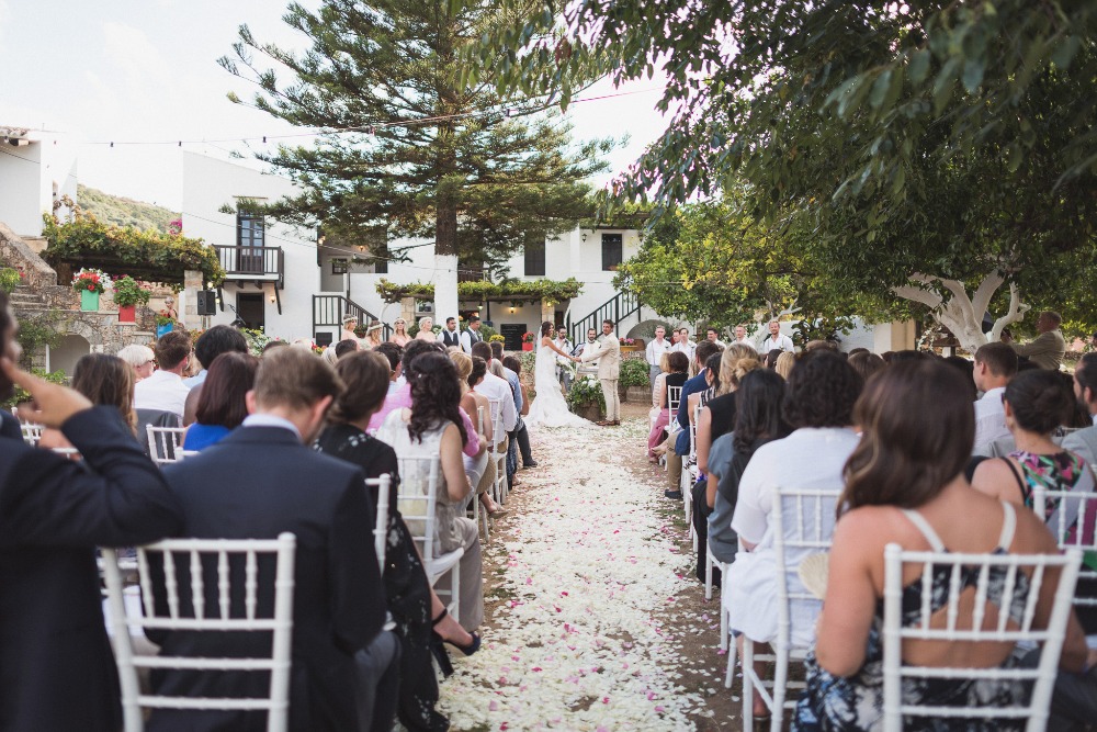 quiet-little-winery-wedding-on-the
