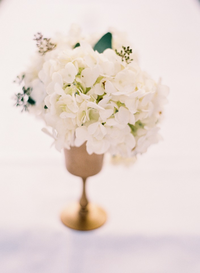 Pretty table floral arrangement