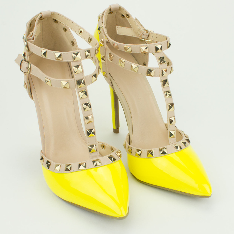 wild diva yellow and tan pumps