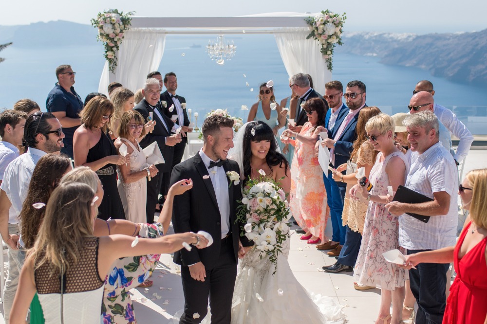when-romance-happens-in-greece-it