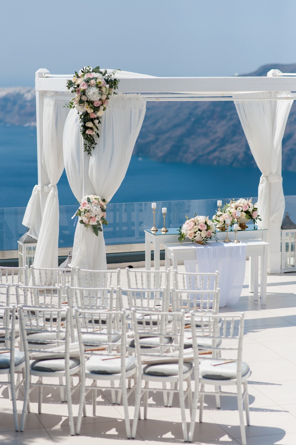 when-romance-happens-in-greece-it