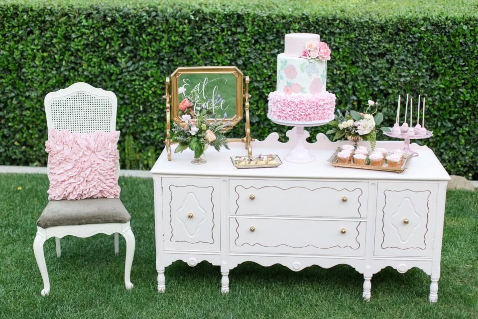 Vintage southern inspired cake table