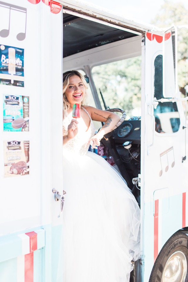Ice cream dessert truck for a wedding