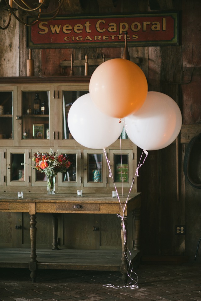 giant wedding balloons