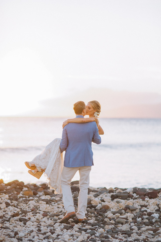 sunset in hawaii wedding couple photo