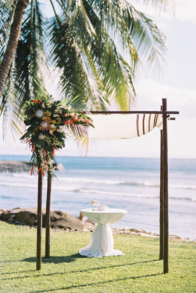 beautiful Hawaii wedding ceremony