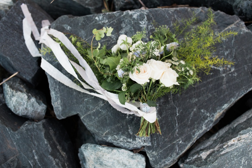 Pretty bouquet on the rocks