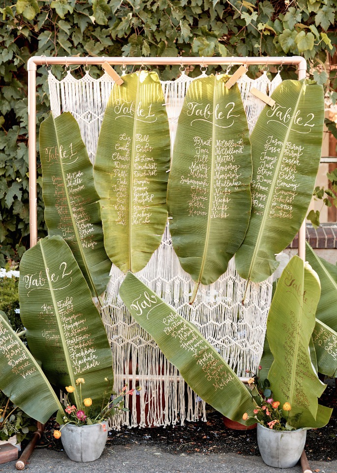 palm leaves seating assignment display