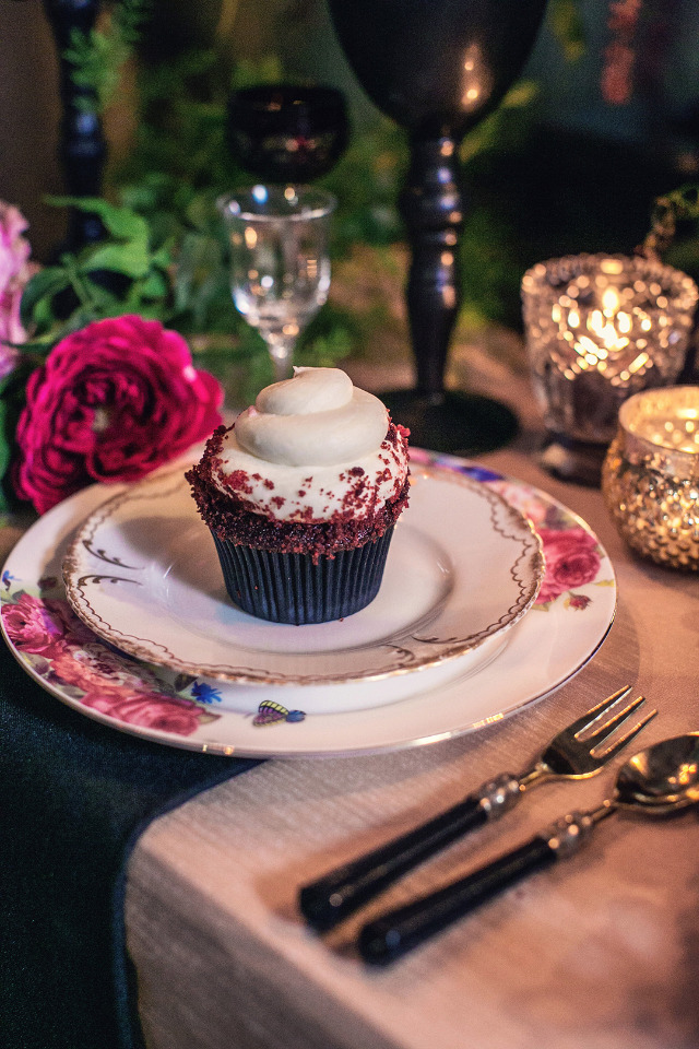red velvet wedding cupcakes