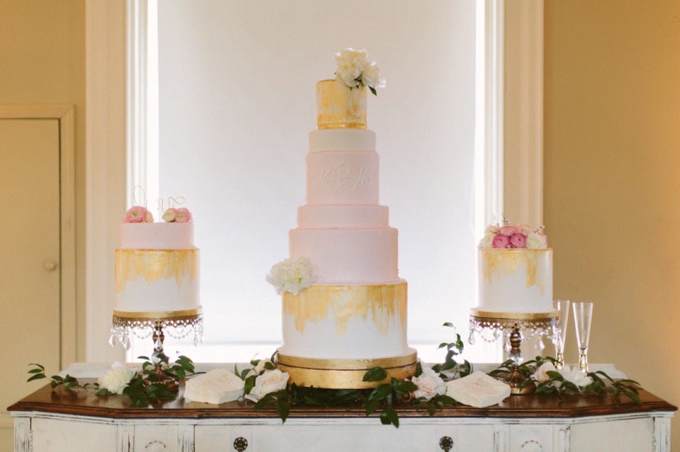 glam gold and blush wedding cakes