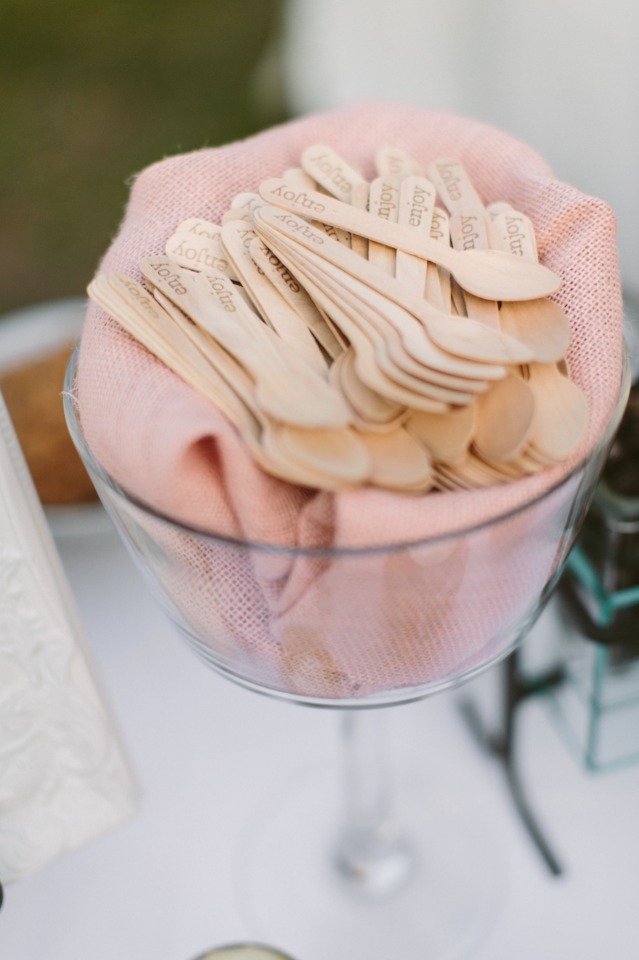 wooden spoons for your wedding ice cream bar