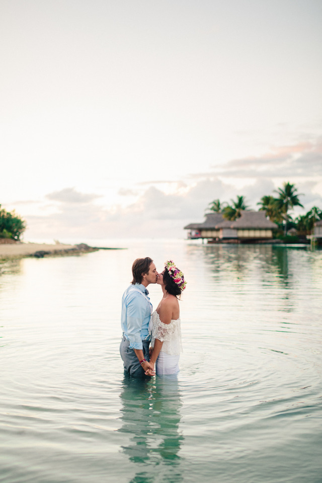beach wedding in Tahiti