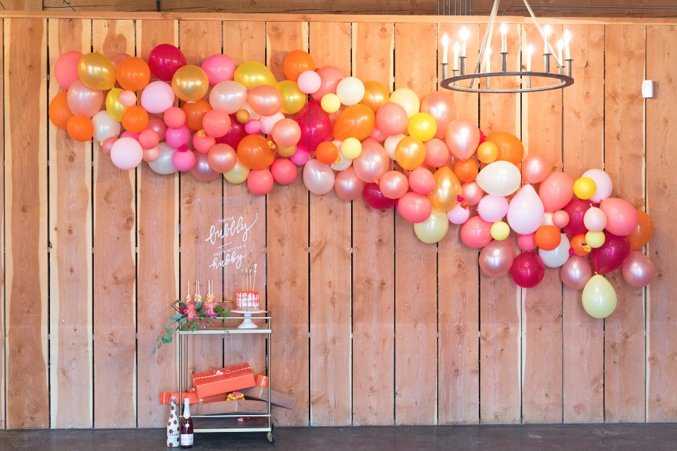 Balloon arch for a bridal shower