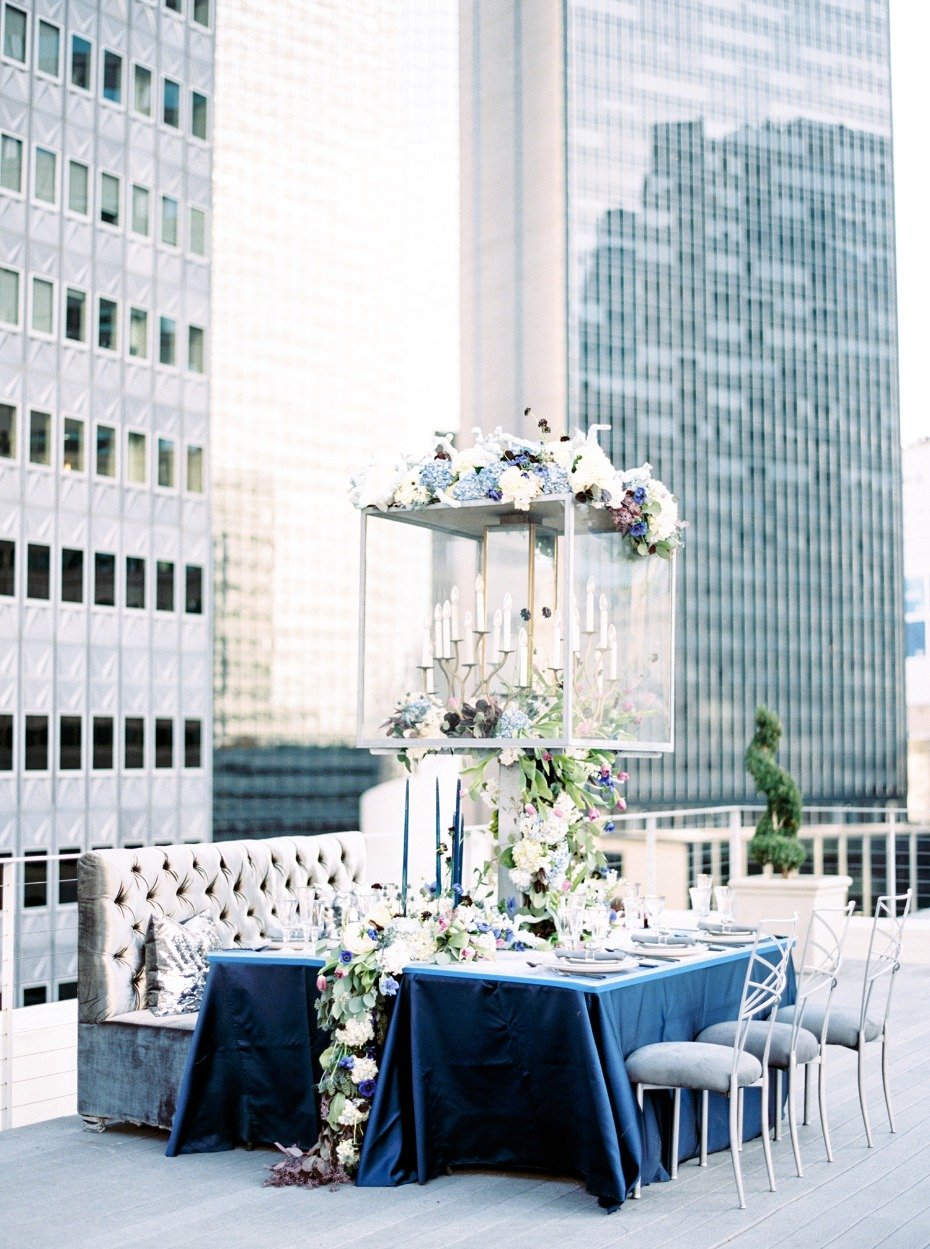 Luxury table decor with oversized centerpiece