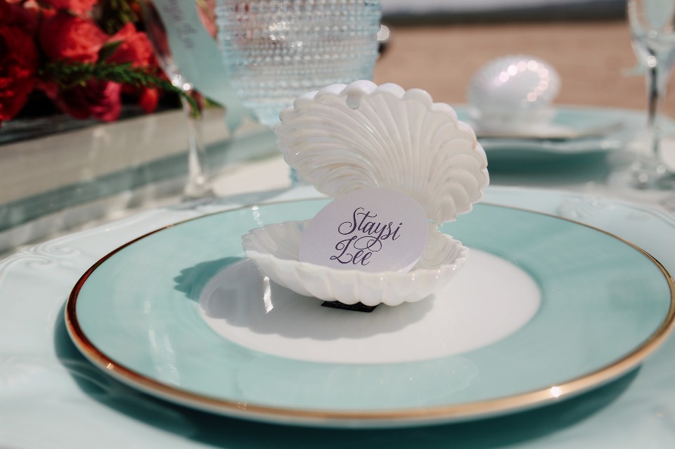 clam shell place card holders