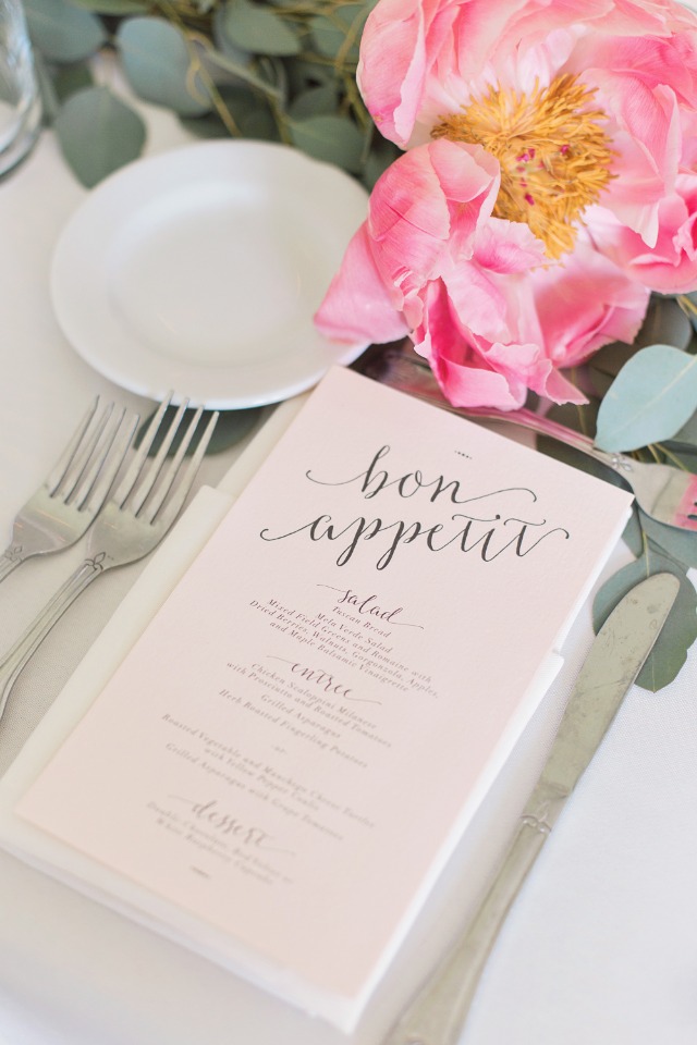 summer time wedding place setting ideas