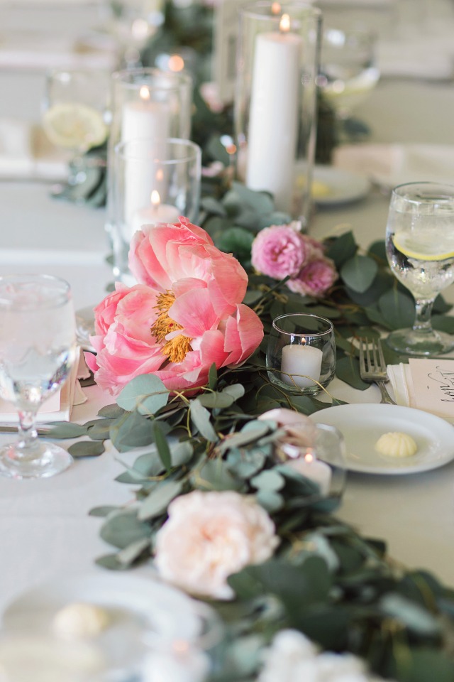 floral and greenery table garland