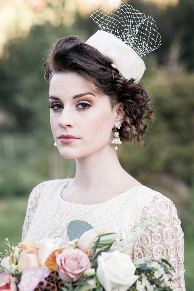 Edgy classic bridal look for the reception