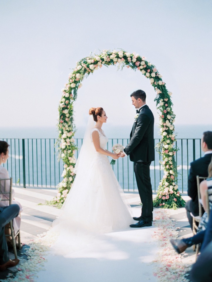 floral wedding arch for your romantic wedding ceremony