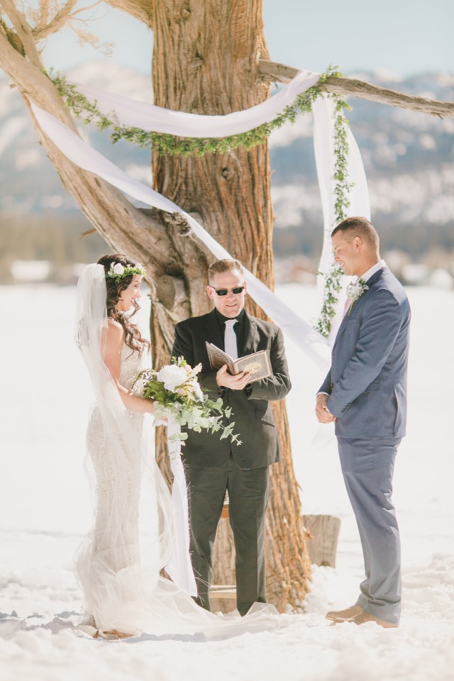 wedding on the lake of Big Bear in the snow
