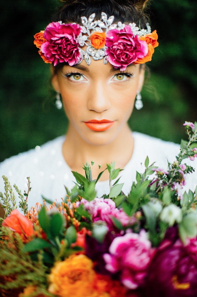 Frida inspired wedding in vibrant colors
