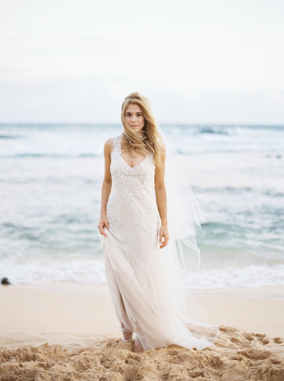 Gorgeous beach bridal look