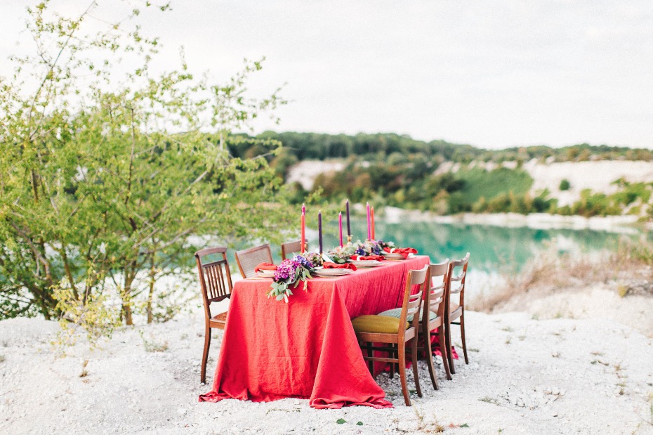 Dreamy red toned tablescape