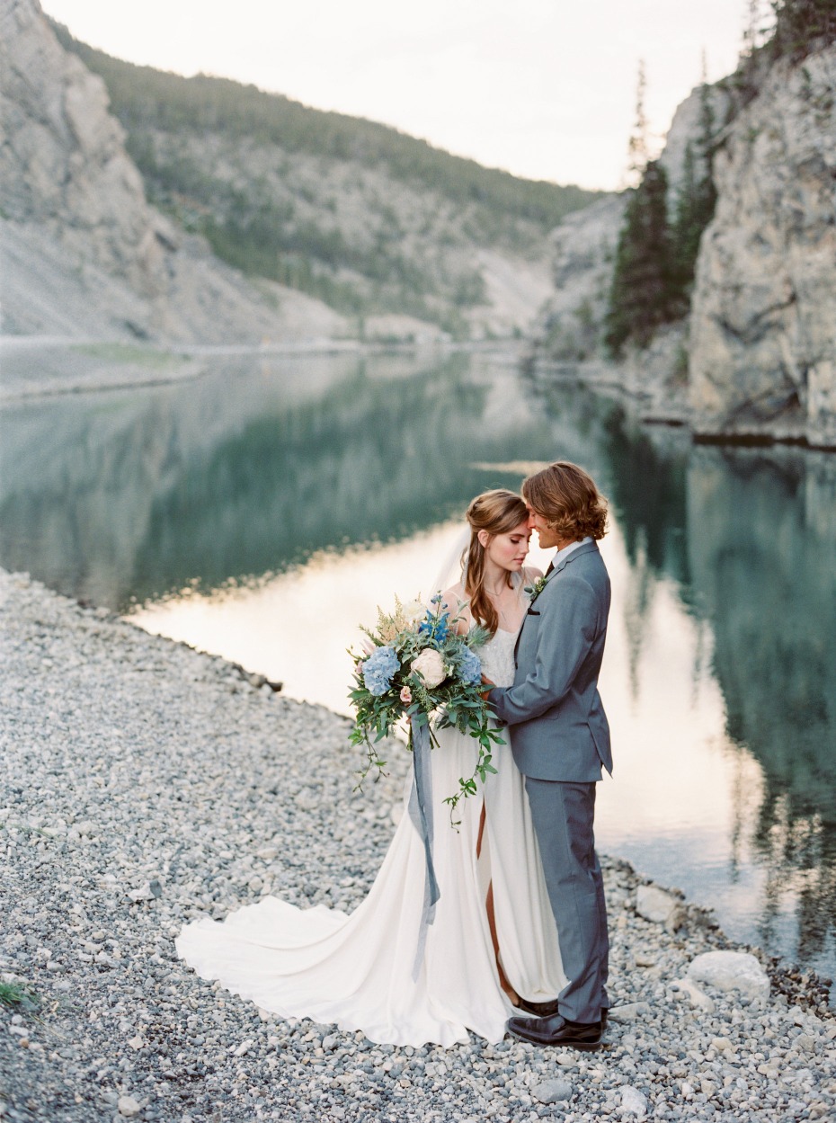 bride and groom in the Canadian mountains