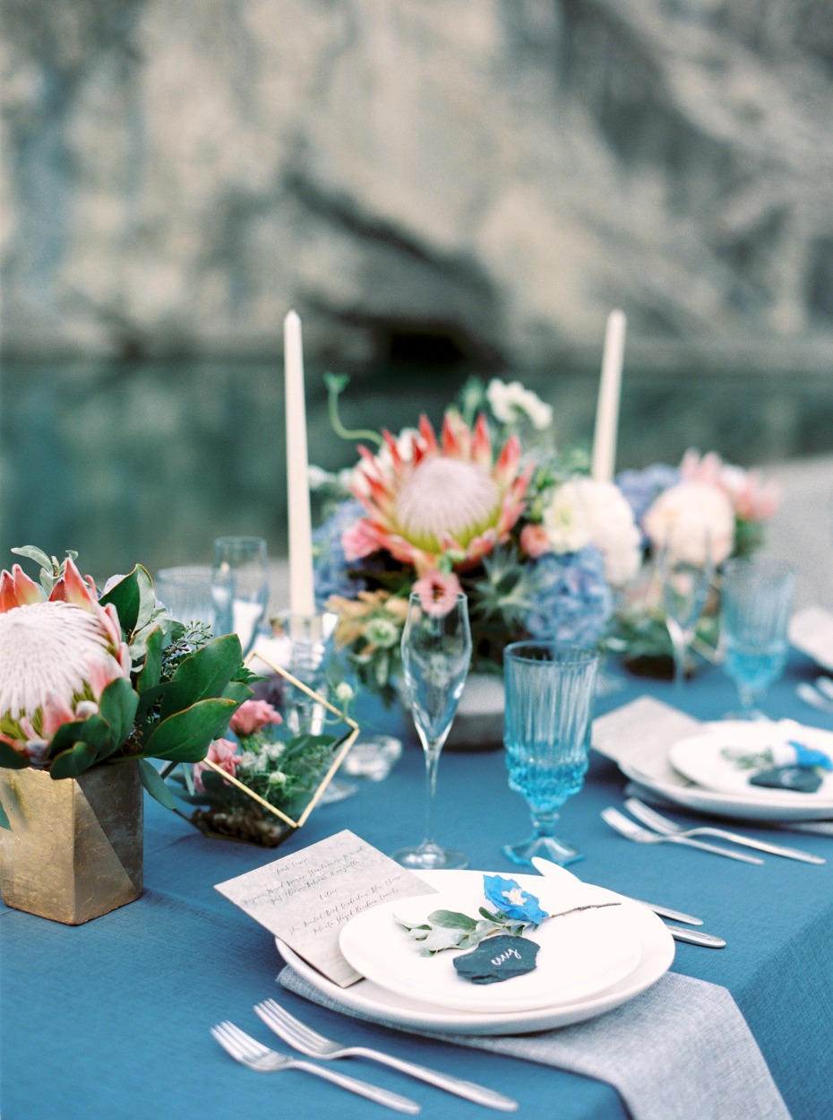 blue and pink rustic chic table decor