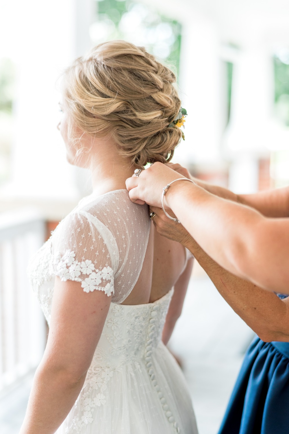 falling-in-love-with-late-summer-wedding
