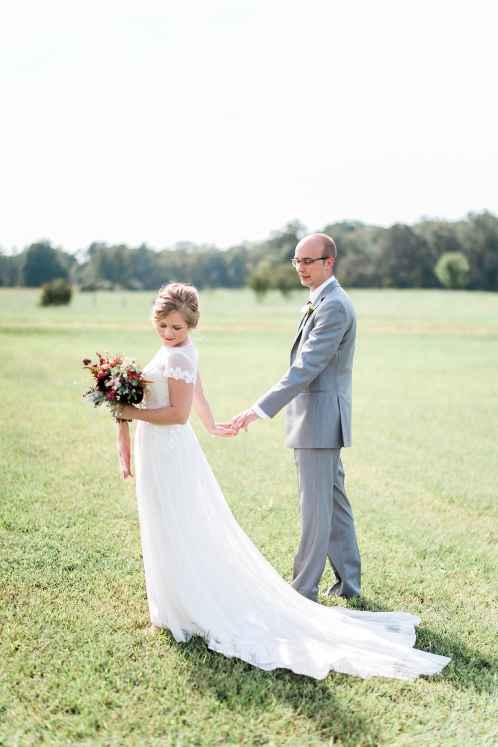 falling-in-love-with-late-summer-wedding