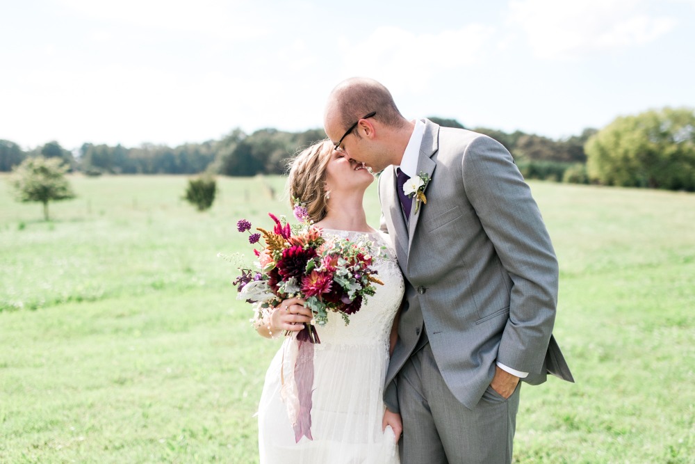 falling-in-love-with-late-summer-wedding