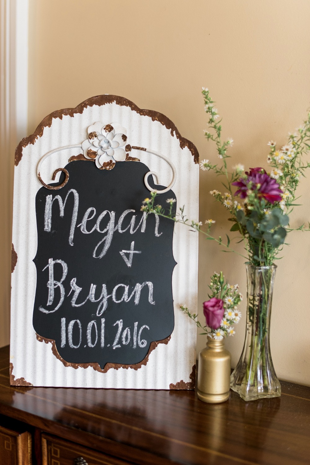 falling-in-love-with-late-summer-wedding