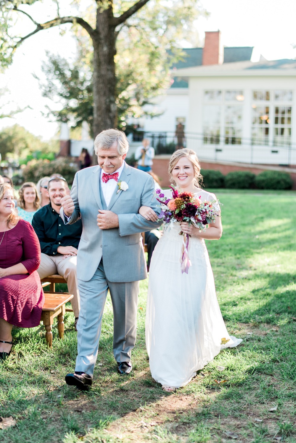falling-in-love-with-late-summer-wedding