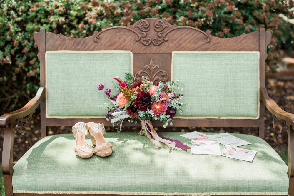 falling-in-love-with-late-summer-wedding