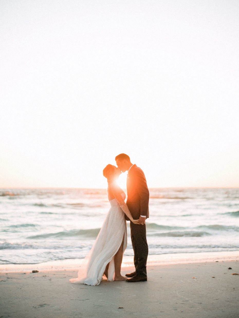 SWOON! beach weddings are everything